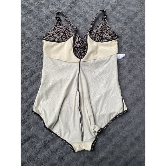 Fantasie Madagascar Underwire One piece Swimsuit twist front slimming US 40E - Picture 14 of 16